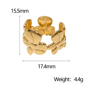 Detail view of gold flower ring with dimensions 17.4mm by 15.5mm and 4.4g weight