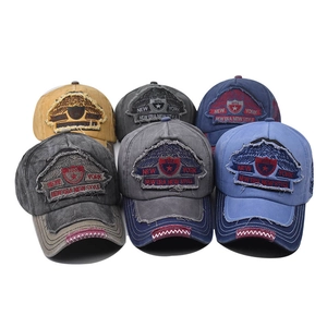 Vintage washed cotton New York baseball cap set with star embroidery and distressed finish