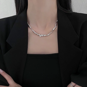 Irregular Twisted Liquid Metal Necklace Silver Plated Alloy Lava Texture Minimalist Hip Hop Style For Women