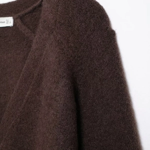 Braune Damen-Strickjacke mit V-Ausschnitt, lockerem Schnitt und weicher Mohair-Textur