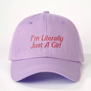 Lila Baumwoll-Basecap mit rosa I'm Literally Just A Girl Stickerei für Damen