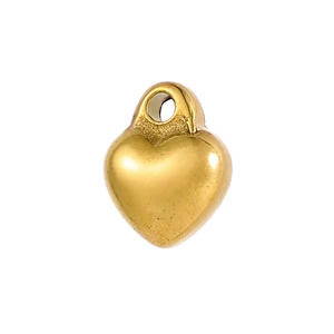 Vue détaillée du pendentif cœur en or poli 3D avec anneau de suspension haut