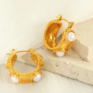 French style 18k gold plated stainless steel C-shaped earrings with white pearls