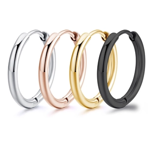 Detail of 2.5mm thick titanium steel hoop earrings in silver, rose gold, gold and black colors