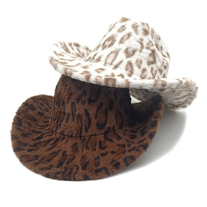 Chapeau de cowboy en fausse fourrure léopard pour femme en blanc et marron pour l'hiver
