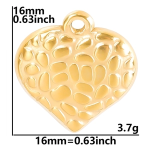 Detailed view of golden heart-shaped stainless steel pendant measuring 16mm and 3.7g
