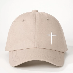 Berretto da baseball regolabile in cotone beige con croce bianca e protezione solare