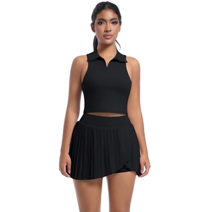 Completo sportivo nero da donna con polo senza maniche e gonna a pieghe da tennis