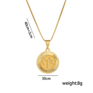Détail du pendentif Bélier doré montrant le diamètre de 30cm et la chaîne de 40cm+5cm