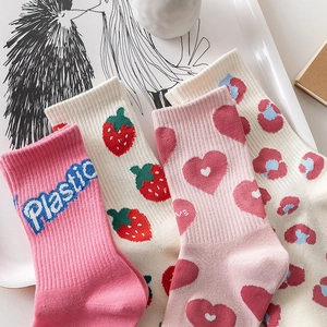 Pink heart and strawberry cotton crew socks for girls in trendy Japanese style, 4-pair set