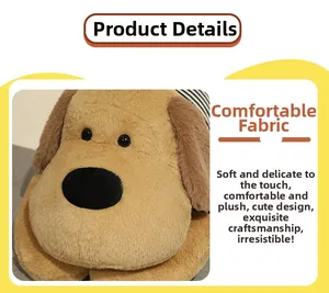 Gros plan du chien en peluche kaki doux montrant les détails du visage et les finitions
