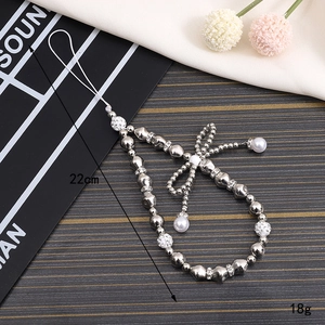 Ciondolo per telefono con perline argentate, fiocco di strass e perle, 22 cm