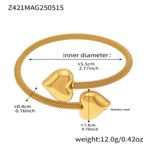 Detailed view showing dimensions and weight of 18K gold-plated heart mesh bangle