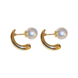 Minimalist gold-plated geometric pearl earrings with a C-shaped double-wear design