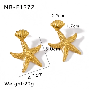 Detailed size specifications for gold starfish and seashell earrings in a minimalist style
