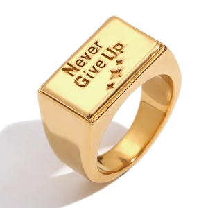 Chevalière en acier inoxydable plaqué or 18 carats avec gravure Never Give Up et étoiles