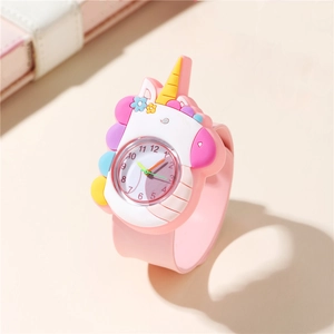 Montre licorne rose en silicone pour enfants avec cadran 3D et bracelet à claque