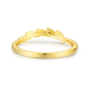 Elegant s925 sterling silver ring with polished gold leaves in a minimalist nature design