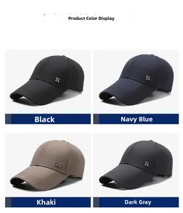 Quattro colori di berretti da baseball da uomo con dettaglio logo R in metallo laterale