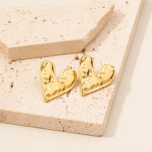 Vintage 18K gold plated 304 stainless steel heart earrings with hammered texture