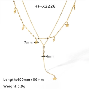 Détails du collier double rang avec pendentifs étoiles dorés et spécifications