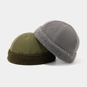 Berretti Docker rétro in lana di agnello verde oliva e grigio scuro con fodera calda
