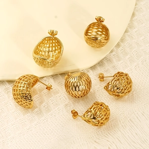 Boucles d'oreilles boules dorées en acier inoxydable avec motif tissé ajouré