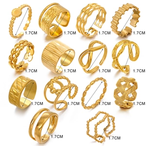Detailed size guide showing 1.7cm inner diameter for 18K gold-plated geometric rings
