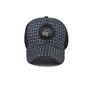 Fashionable mesh baseball cap with blue gradient letter pattern and vintage round patch