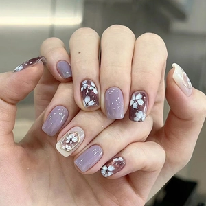 Taro Purple Floral Press On Nails Square Artificial Nail Tips For Women Elegant Sweet Romantic Lavender Cream White
