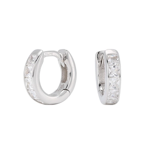 Boucles d'oreilles créoles en argent 925 avec zircons carrés et finition or blanc