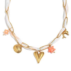 18K vergulde ketting met wit lint, hart-, schelp- en bloemvormige hangers