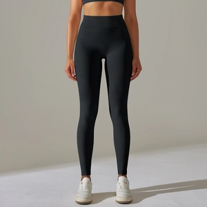 Détails du legging de yoga noir taille haute sans couture avec tissu de compression fitness