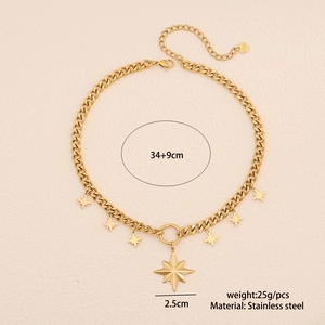 Vue détaillée du collier étoile en acier inoxydable avec mesures 34+9cm et poids 25g
