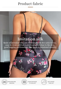 Détail du tissu en satin de soie d'imitation à fleurs sombres avec armure satinée