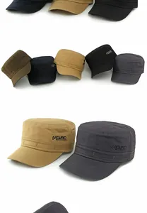 Detalle de gorras militares de lona de algodón con bordado MOWRID en varios colores