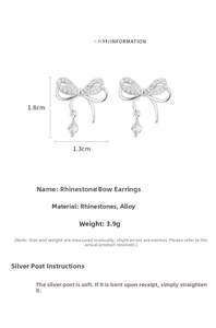 Détail des boucles d'oreilles nœud en strass avec dimensions 1,3 cm x 1,8 cm et poids 3,9 g