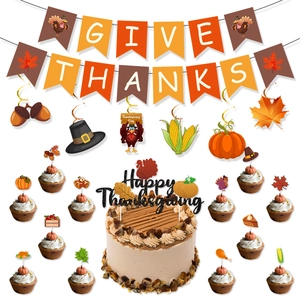 Vue détaillée de la bannière Give Thanks et décorations de gâteaux pour fête d'automne