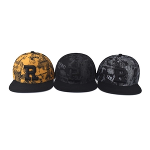Flat brim snapback caps with R embroidery in yellow and gray graffiti patterns