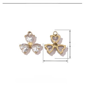 Clover pendant with 3 heart rhinestones in gold stainless steel, 13mm size details