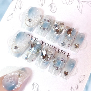 Press On Nails Blue Gradient Snowflake Pattern With Rhinestone Artificial Pearl Glossy Winter Christmas Style Detachable Fake Nails