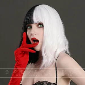 Short wavy black and white Cruella cosplay wig with bangs for Halloween costume