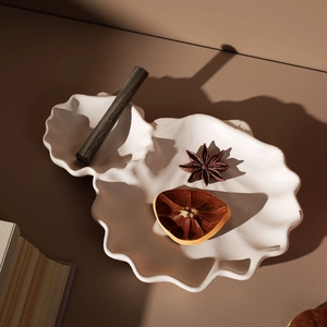 Creative wavy double shell storage tray and scented candle holder made of creamy ceramic