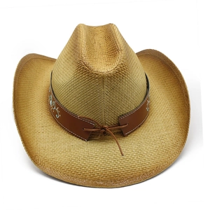 Chapeau de cowboy classique en paille avec bords relevés et ruban en cuir brodé