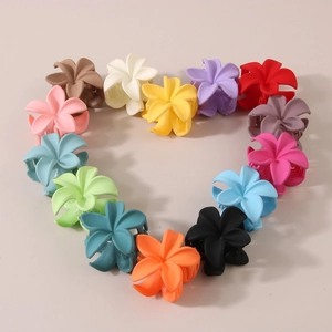 Matte Plumeria Flower Hair Claw Clips For Women Girls Elegant Summer Beach Hair Accessories Korean Style Floral Hair Grips