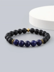 Bracciale da uomo con pietre di onice nero opaco e accenti di lapislazzuli blu