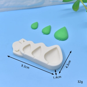 Silikonform mit drei Wassertropfen für Seife und Harz, Maße 9,3 cm x 4,3 cm