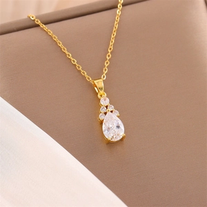 Elegant gold-plated pear-cut cubic zirconia teardrop pendant necklace for women