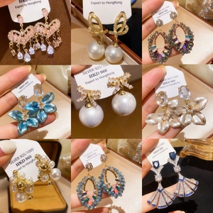 Bow Artificial Pearl Stud Earrings Vintage Palace Style Gold Plated Alloy Rhinestone Jewelry With Silver Earring Post For Women