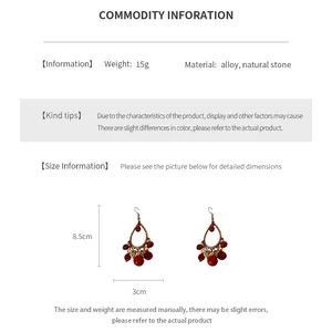 Guide des tailles montrant 8,5cm de haut et 3cm de large pour boucles d'oreilles pierre